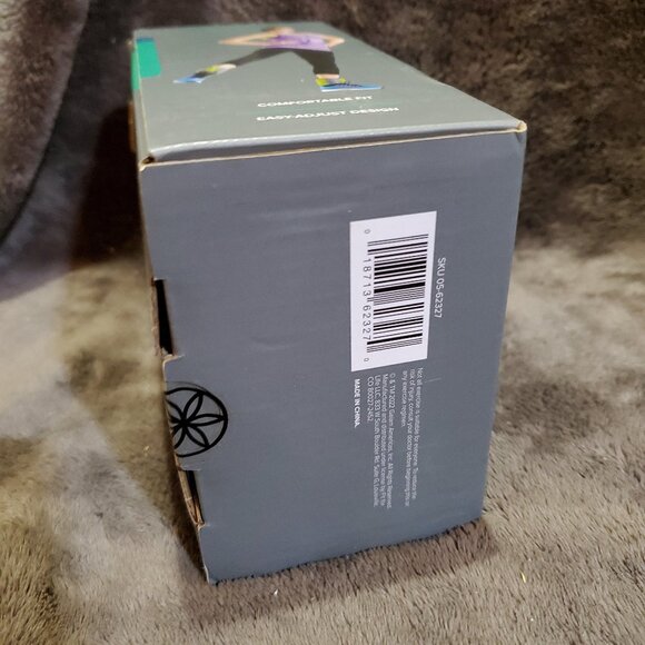 Gaiam Restore 5-Pound Set (2x2.5)Pair Ankle Weights Comfortable Fit Gray & Lime - Picture 5 of 8